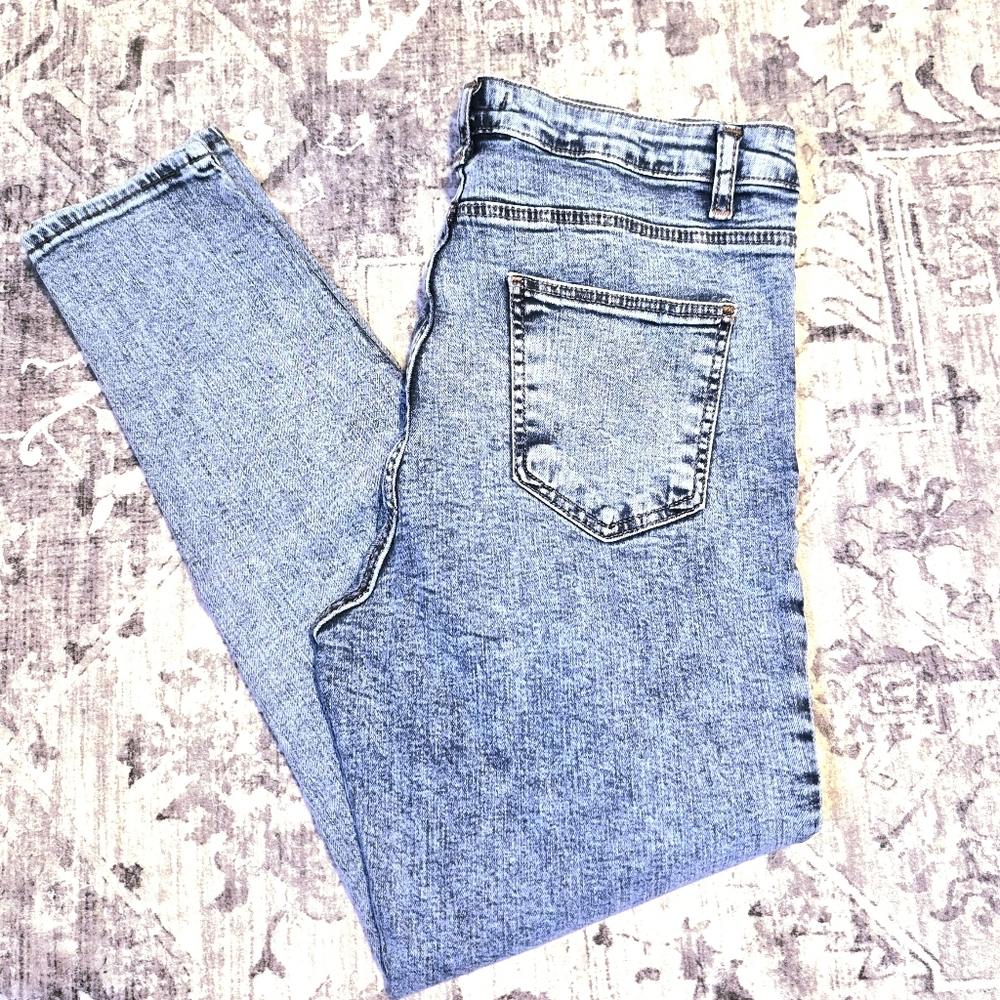 Women's Light Blue Skinny Jeans - High Rise Stretch
